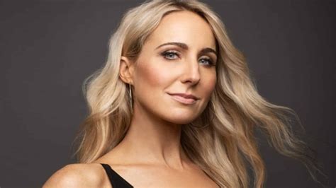 nikki glaser body|Nikki Glaser Wiki, Age, Bio, Height, Husband, Career, Net Worth